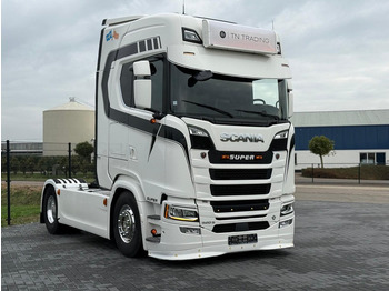 트랙터 유닛 SCANIA S 520