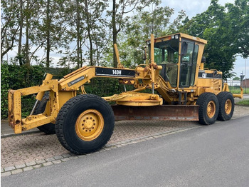 그레이더 CATERPILLAR 140H