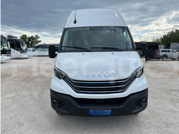 소형 버스 IVECO Daily