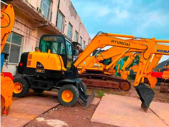휠 굴삭기 HYUNDAI