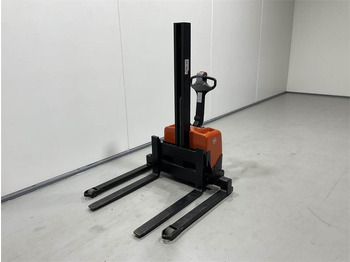 스태커 Toyota HWE100 : 사진 4