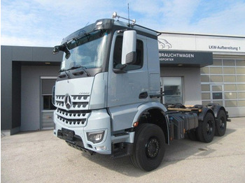 캡 새시 트럭 MERCEDES-BENZ Arocs 3351