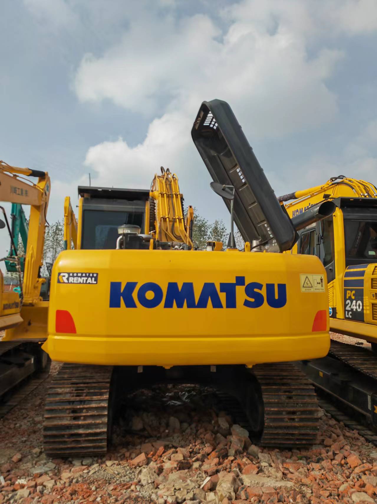 크롤러 굴삭기 KOMATSU PC200 : 사진 5