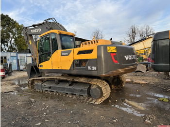 크롤러 굴삭기 VOLVO EC220D