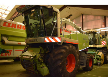 견인식 목초수확기 CLAAS Jaguar