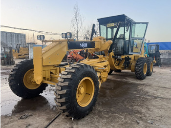 그레이더 CATERPILLAR 140H
