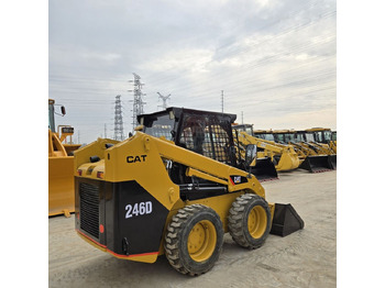스키드 스티어 로더 Caterpillar 246D : 사진 5 스키드 스티어 로더 Caterpillar 246D : 사진 5