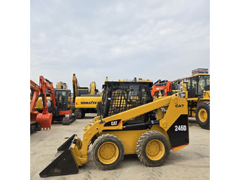 스키드 스티어 로더 Caterpillar 246D : 사진 4 스키드 스티어 로더 Caterpillar 246D : 사진 4