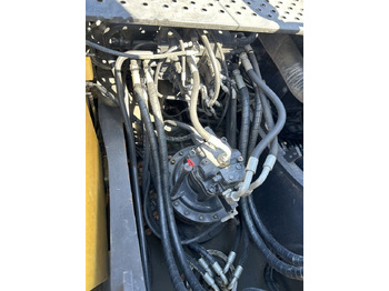 크롤러 굴삭기 Komatsu PC240LC : 사진 4