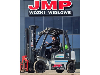 LPG 지게차 UniCarriers U1D2A25LQ DX25 LPG : 사진 3