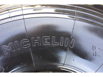 타이어 농업용 기계 용 Michelin 525/65R20.5 XS - USED EN 80% : 사진 5 타이어 농업용 기계 용 Michelin 525/65R20.5 XS - USED EN 80% : 사진 5