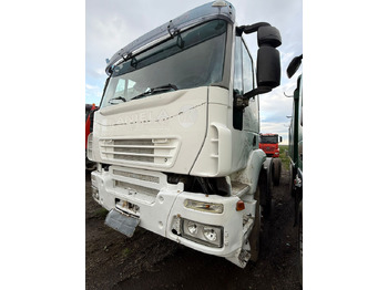 캡 새시 트럭 IVECO Trakker