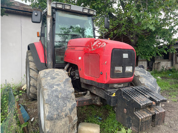 장궤형 트랙터 MASSEY FERGUSON 8220