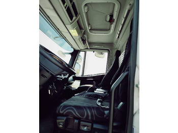 캡 새시 트럭, 크레인 트럭 IVECO EUROCARGO 160-280 : 사진 4