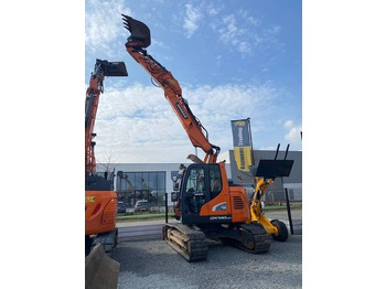 크롤러 굴삭기 DOOSAN DX140LCR-5