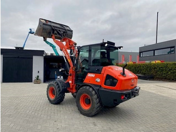 휠 로더 KUBOTA R090