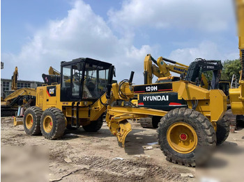 그레이더 CATERPILLAR 120H