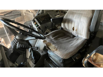 장궤형 트랙터 Massey Ferguson 3095 Dynashift : 사진 4 장궤형 트랙터 Massey Ferguson 3095 Dynashift : 사진 4