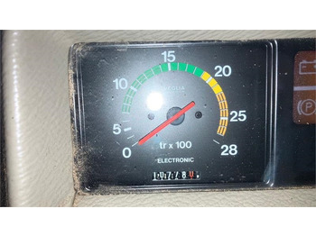 장궤형 트랙터 Massey Ferguson 3095 Dynashift : 사진 5 장궤형 트랙터 Massey Ferguson 3095 Dynashift : 사진 5