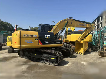 크롤러 굴삭기 CATERPILLAR 320D2