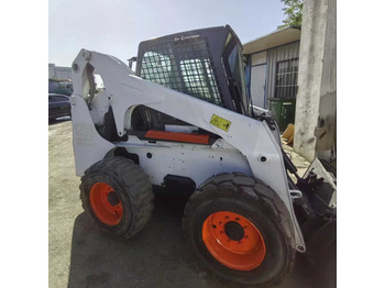 스키드 스티어 로더 BOBCAT S300
