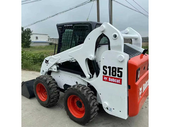 스키드 스티어 로더 BOBCAT S16