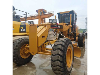 그레이더 CATERPILLAR 140H