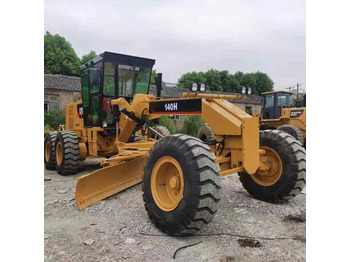 그레이더 CATERPILLAR 140H