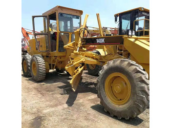 그레이더 CATERPILLAR 140K