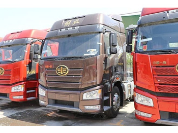 트랙터 유닛 FAW