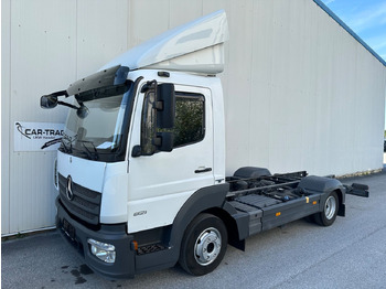 캡 새시 트럭 MERCEDES-BENZ Atego 821