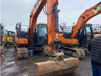 크롤러 굴삭기 Doosan DX 140 LC : 사진 4