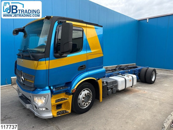 캡 새시 트럭 MERCEDES-BENZ Actros 1843