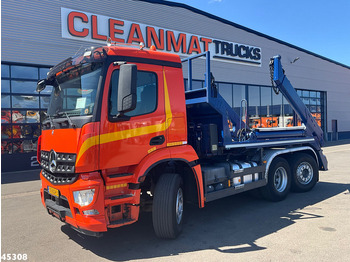 스킵 로더 트럭 MERCEDES-BENZ Arocs