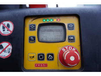 크레인 트럭 RENAULT RENAULT C280 DTI 8 / FASSI crane 5.6 T / 560 MTH / range 8 m / Flatbed 15 EPAL : 사진 3 크레인 트럭 RENAULT RENAULT C280 DTI 8 / FASSI crane 5.6 T / 560 MTH / range 8 m / Flatbed 15 EPAL : 사진 3