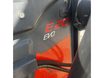 전기 지게차 LINDE E20