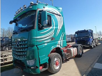 트랙터 유닛 MERCEDES-BENZ Arocs