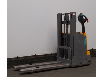 스태커 JUNGHEINRICH EJD