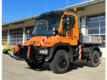 덤프트럭 UNIMOG U400