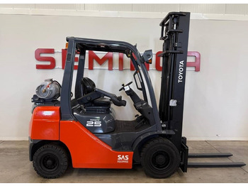 LPG 지게차 Toyota 10859 - 02-8FGF25 : 사진 2