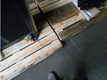 라디에이터 NEW HOLLAND