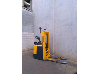 스태커 Jungheinrich ERC 216 240 ZT : 사진 4 스태커 Jungheinrich ERC 216 240 ZT : 사진 4