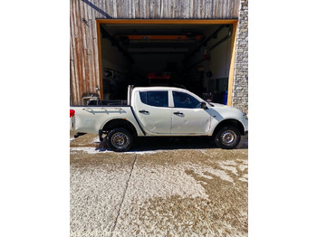 픽업트럭 MITSUBISHI L200