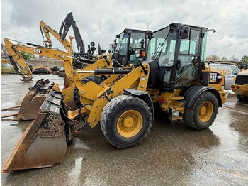 휠 로더 CATERPILLAR 908M