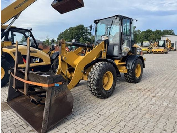 휠 로더 CATERPILLAR 908H
