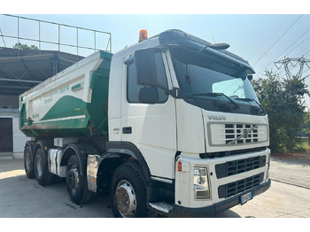 덤프트럭 VOLVO FM12