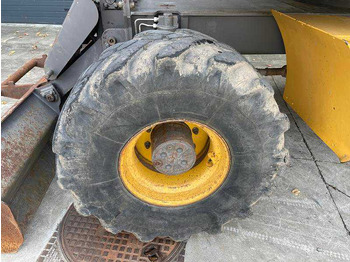 휠 굴삭기 Volvo EW 140 B : 사진 5
