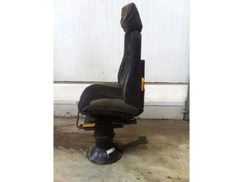 운전실 및 내부