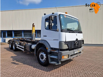 후크 리프트 트럭 MERCEDES-BENZ Atego 2628