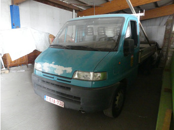 차량 PEUGEOT